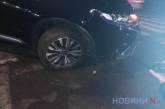 Avoiding a collision with a Renault, a Mitsubishi crashed into a curb on the main avenue in Mykolaiv.