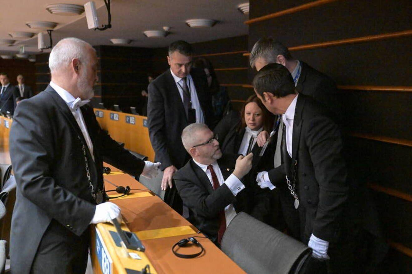 A Polish MP disrupted a moment of silence for Holocaust victims in the European Parliament with shouts.