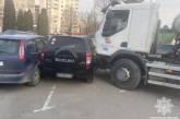 In Ternopil, a concrete mixer crashed into five parked cars.