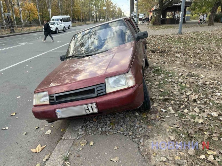 На перекрестке в Николаеве «Опель» врезался в «Славуту»