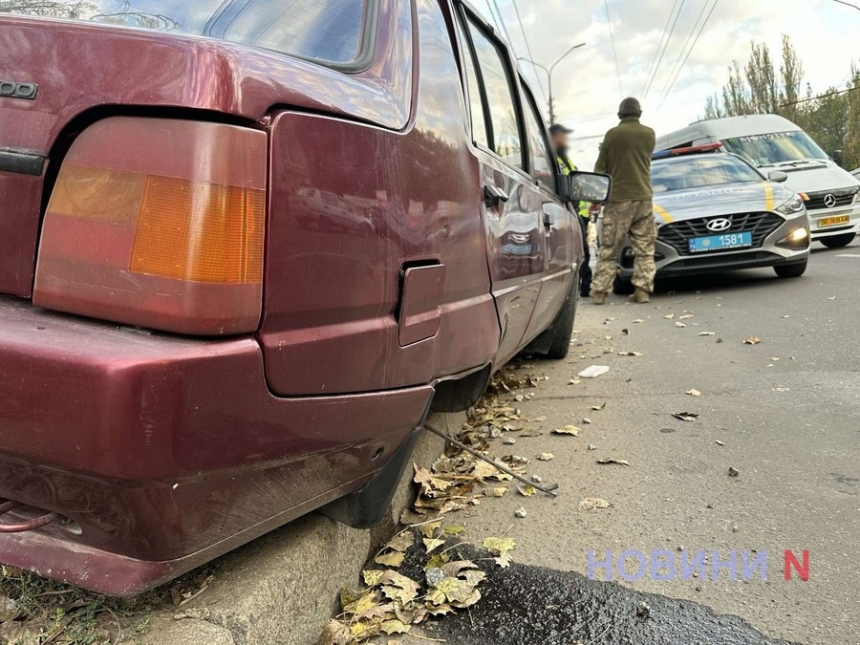 На перекрестке в Николаеве «Опель» врезался в «Славуту»