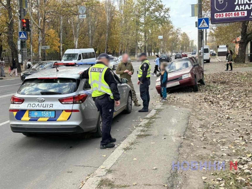 На перекрестке в Николаеве «Опель» врезался в «Славуту»