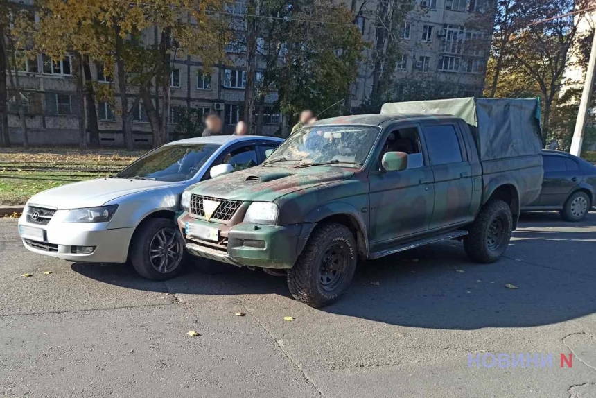 На перекрестке в Николаеве столкнулись «Хюндай» и «Мицубиси»