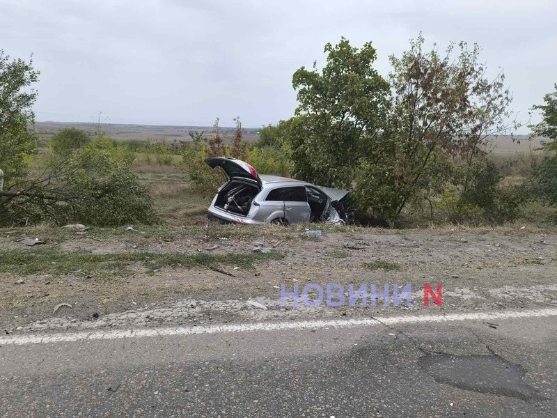 Один погибший, пятеро пострадавших: лобовое ДТП на трассе под Николаевом