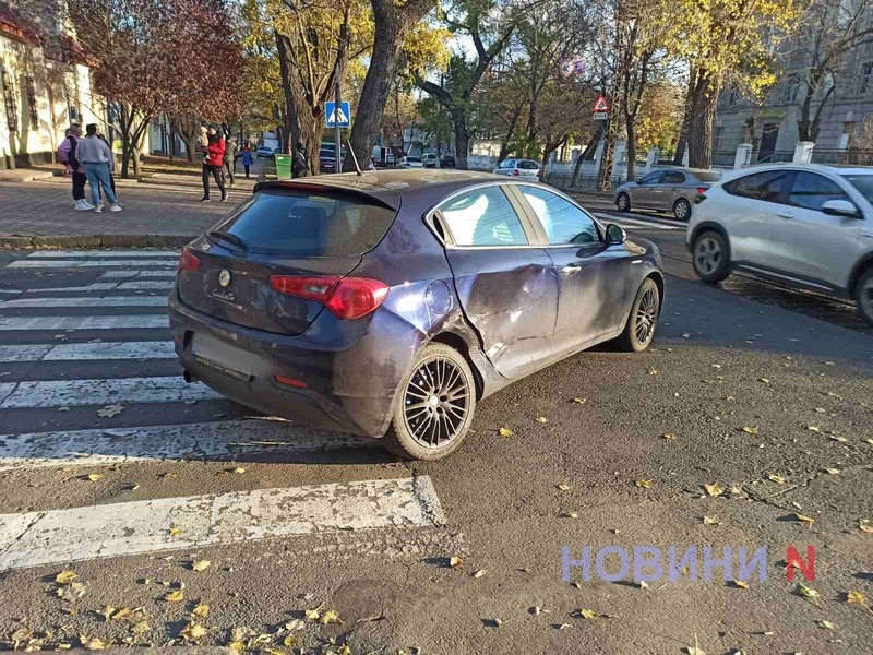 В центре Николаева столкнулись Alfa Romeo и BMW